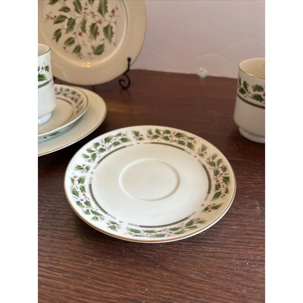 Royal Limited Holly Holiday Japan‎ Lunch Snack Set 6 Pc 2 Each Plate Cup Saucer